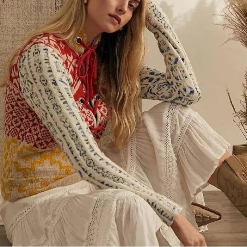 NWT BDG Rian Lace-Up Sweater in Multi Red Size M - Picture 6 of 14